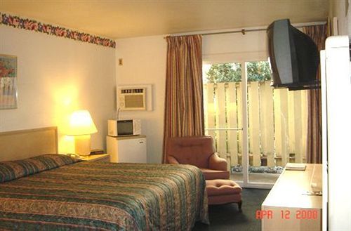 Travel Inn Валехо Екстериор снимка